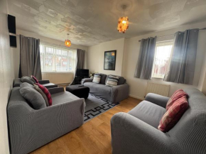 Crompton Haven, Liverpool Spacious Home